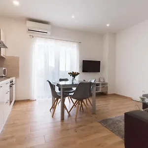 https://apartments-lusani.splithotels.org